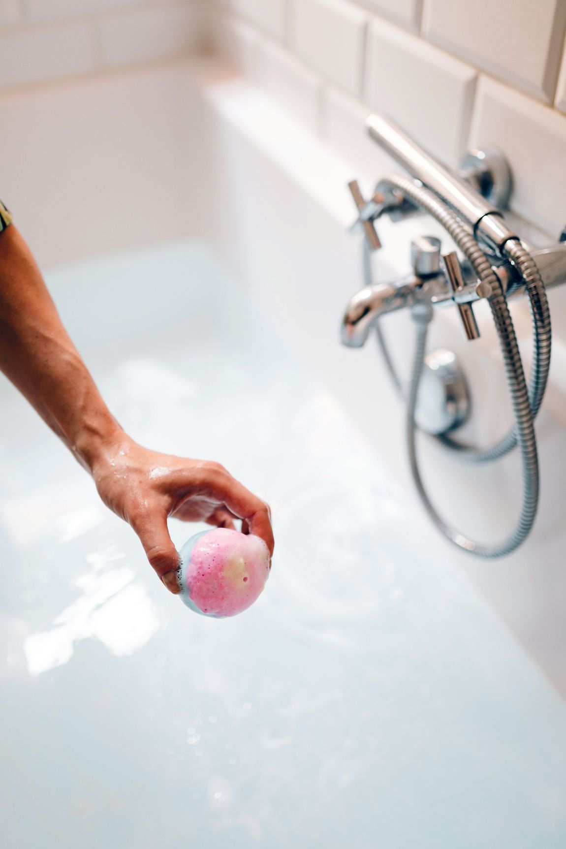 A step by step guide to making your own bath bomb