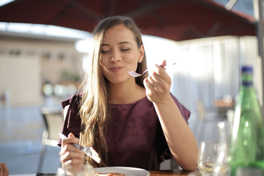 Feeling hangry? The connection between hunger and your mood and how to master it