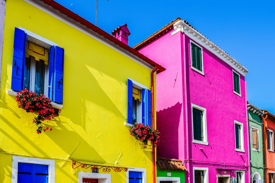 Dopamine travel: The power of colourful destinations